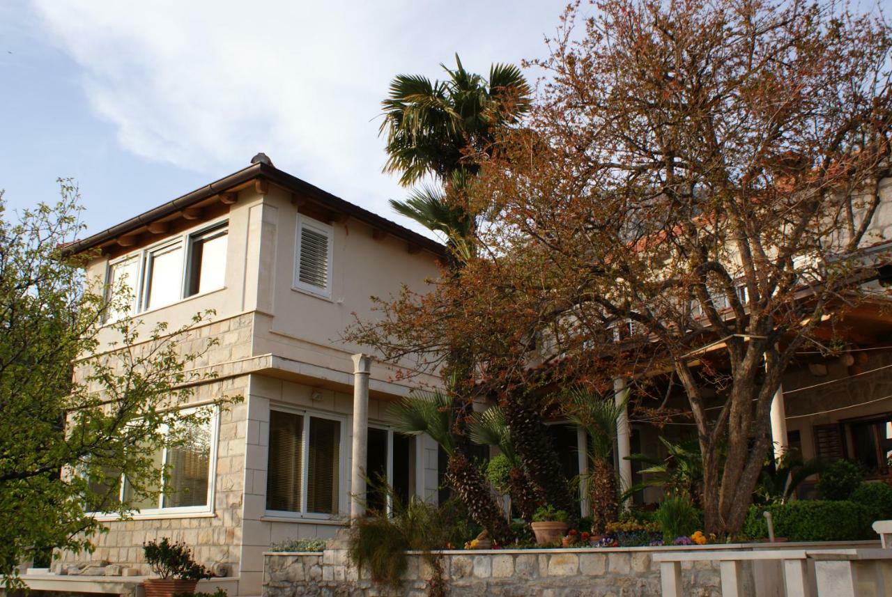 Three Oranges Apartment Trsteno Exterior photo